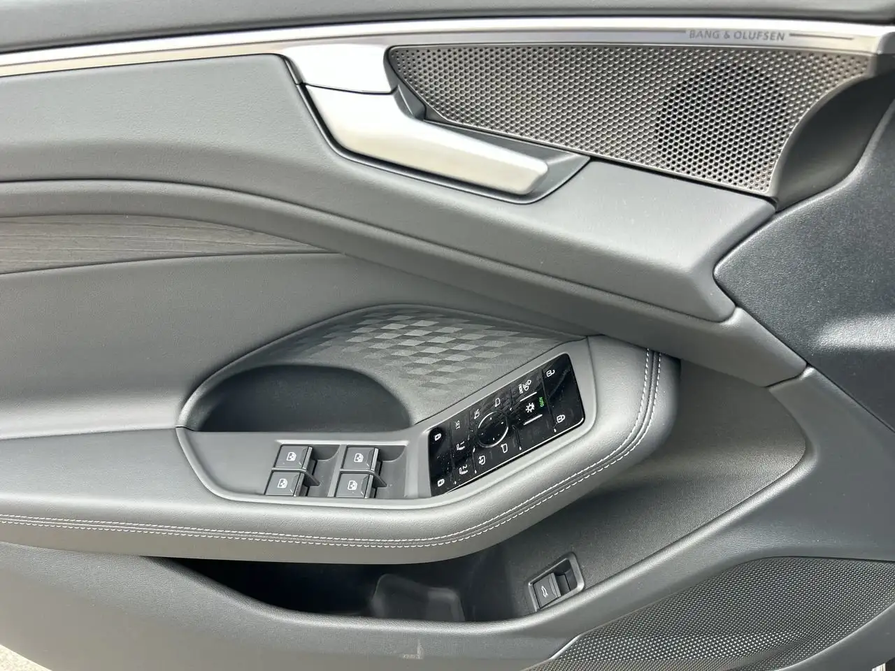 Audi A6 снимка Audi A6