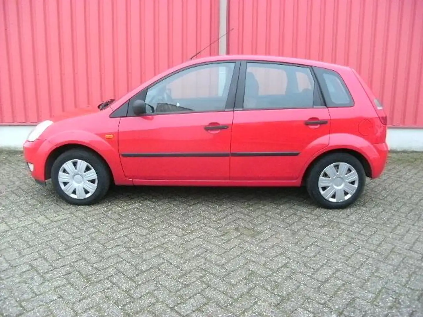 Ford Fiesta 1.4-16V Trend / Airco / APK 8-2026 Rood - 2