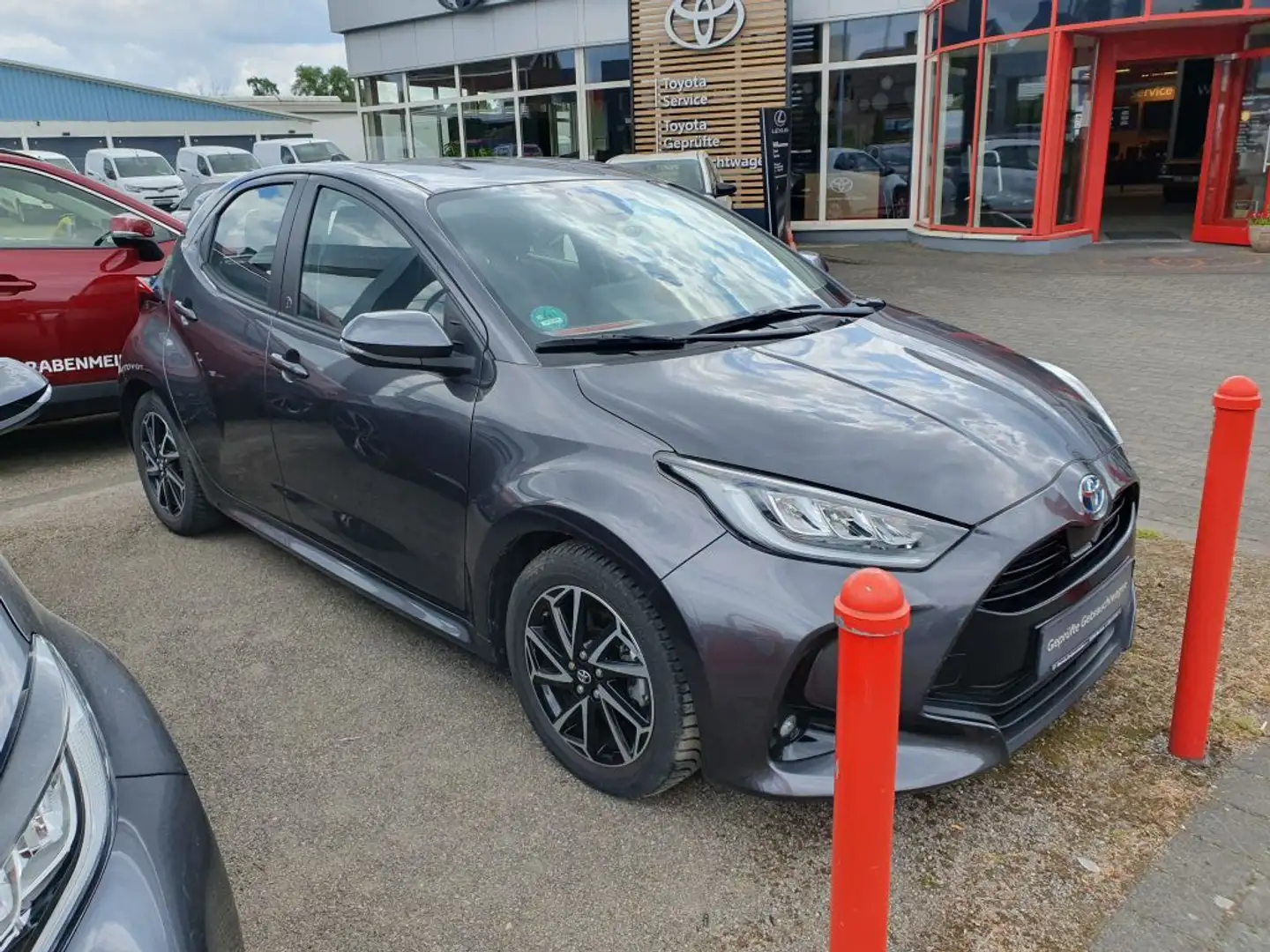 Toyota Yaris Hybrid 1.5 VVT-i Team Deutschland Gris - 2