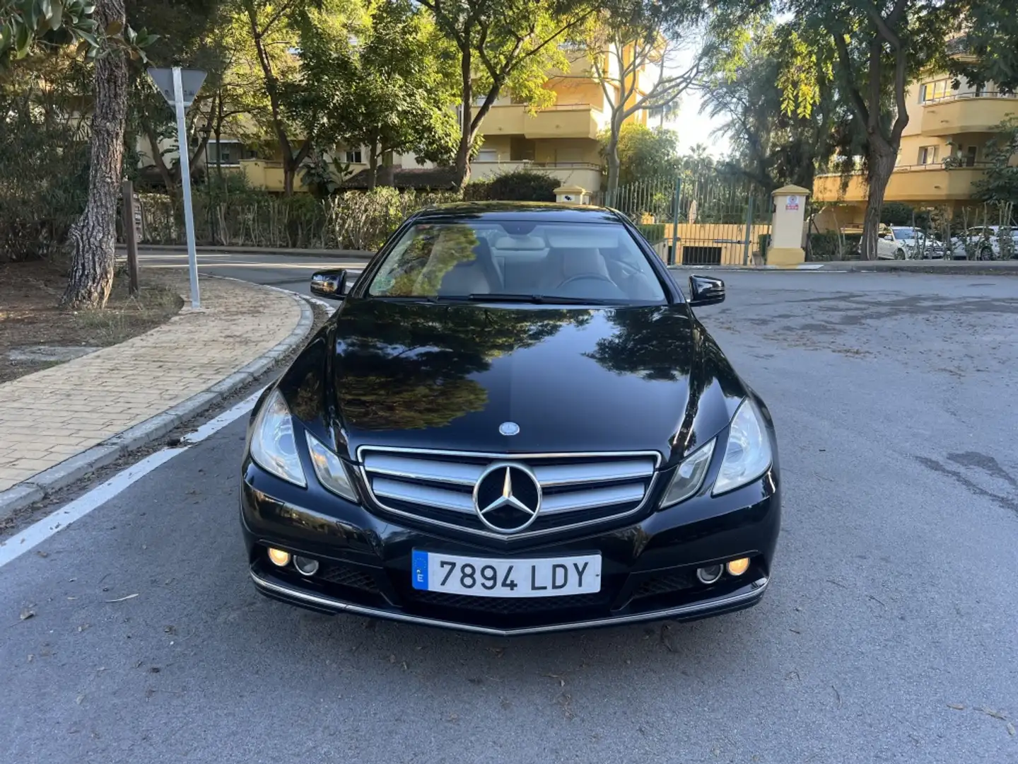 Mercedes-Benz E 300 Coupé CGI BE 7G Plus - 2