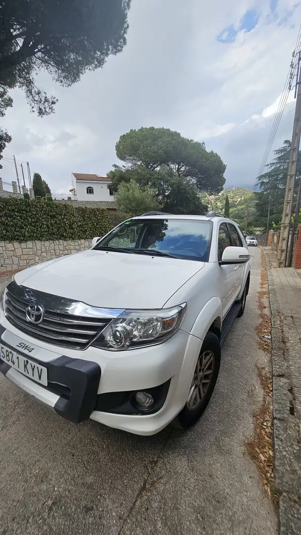 Toyota Hilux 3.0D-4D Doble Cabina VXL Aut. - 1