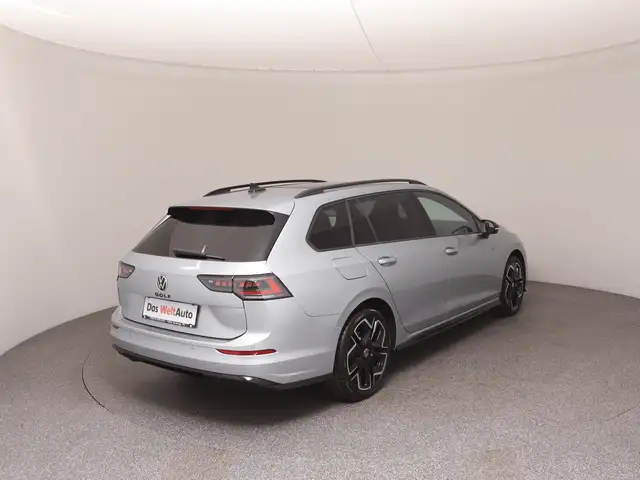 Volkswagen Golf view 4