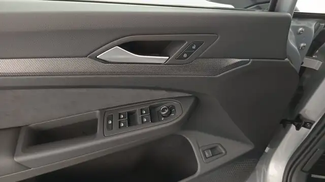 Volkswagen Golf view 11