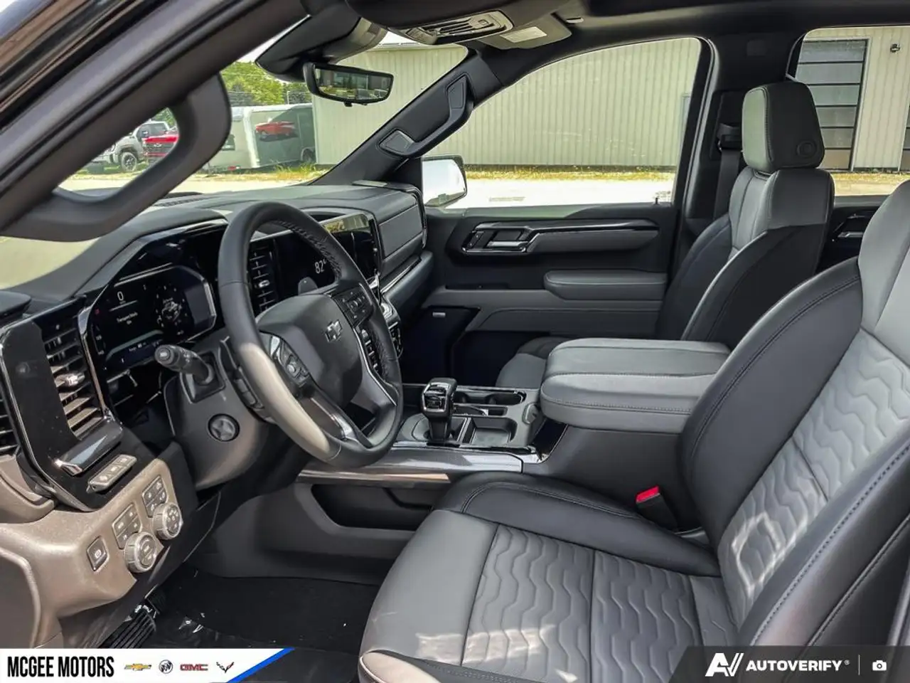 Chevrolet Silverado 1500 снимка Chevrolet Silverado 1500