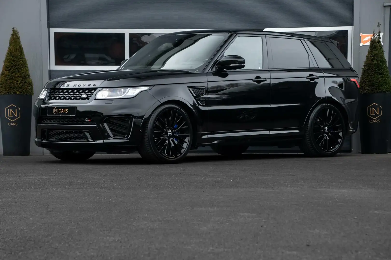 Land Rover Range Rover Sport 5.0 V8 Supercharged SVR Carbon Zwart - 1