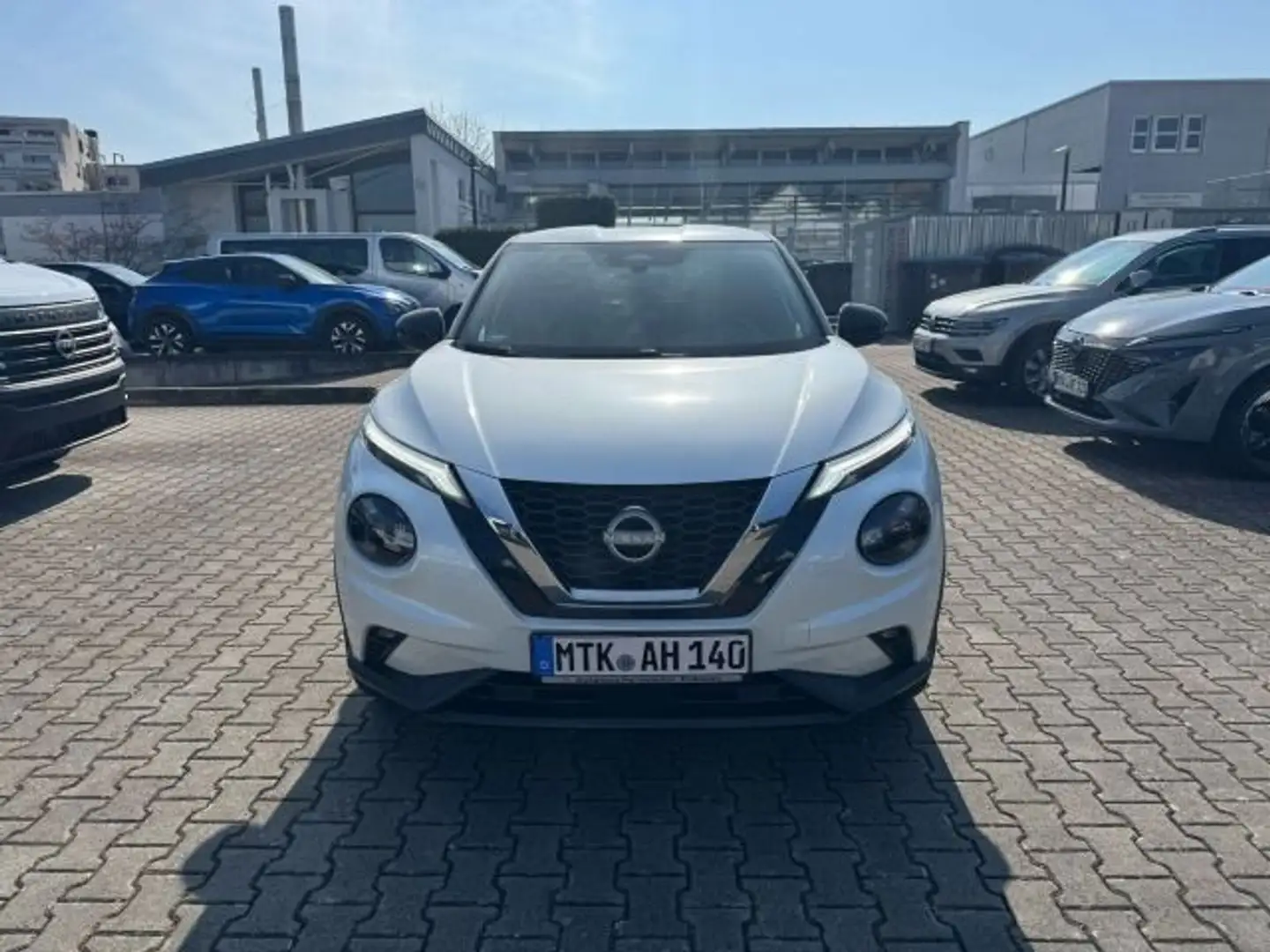 Nissan Juke 1.0 DIG-T N-Connecta Tech Paket, Winter Pak Weiß - 2