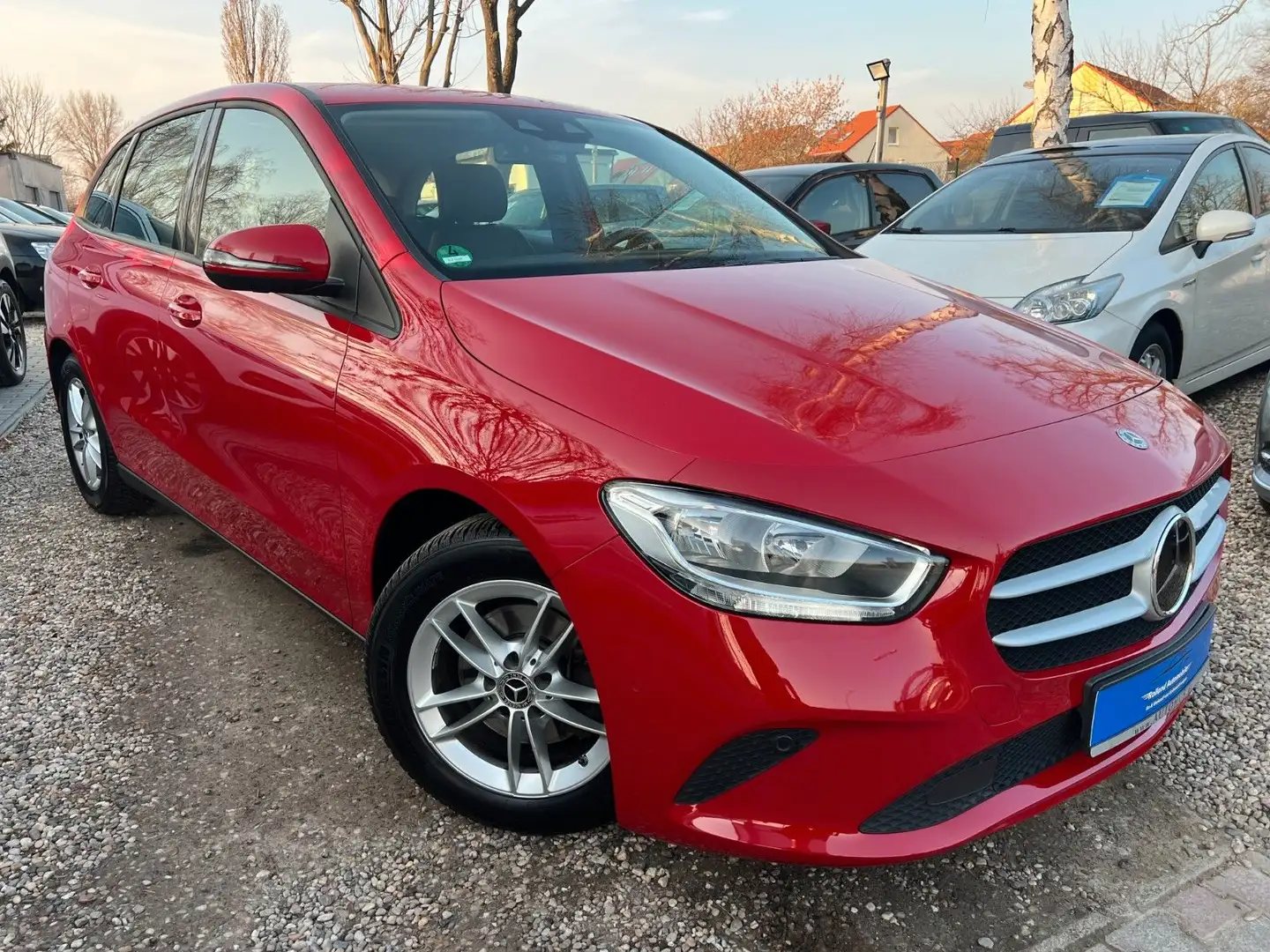 Mercedes-Benz B 180 *2.HD*Navi*Kamera*SHZ*Leder*TÜV NEU Rojo - 1