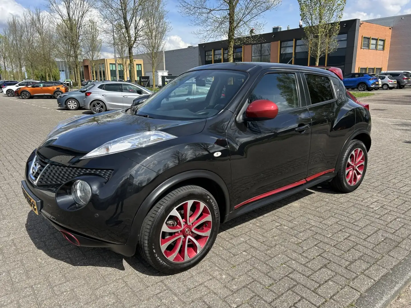 Nissan Juke 1.6 Acenta AUT CLIMA CRUISE CAMERA NAP! Zwart - 1