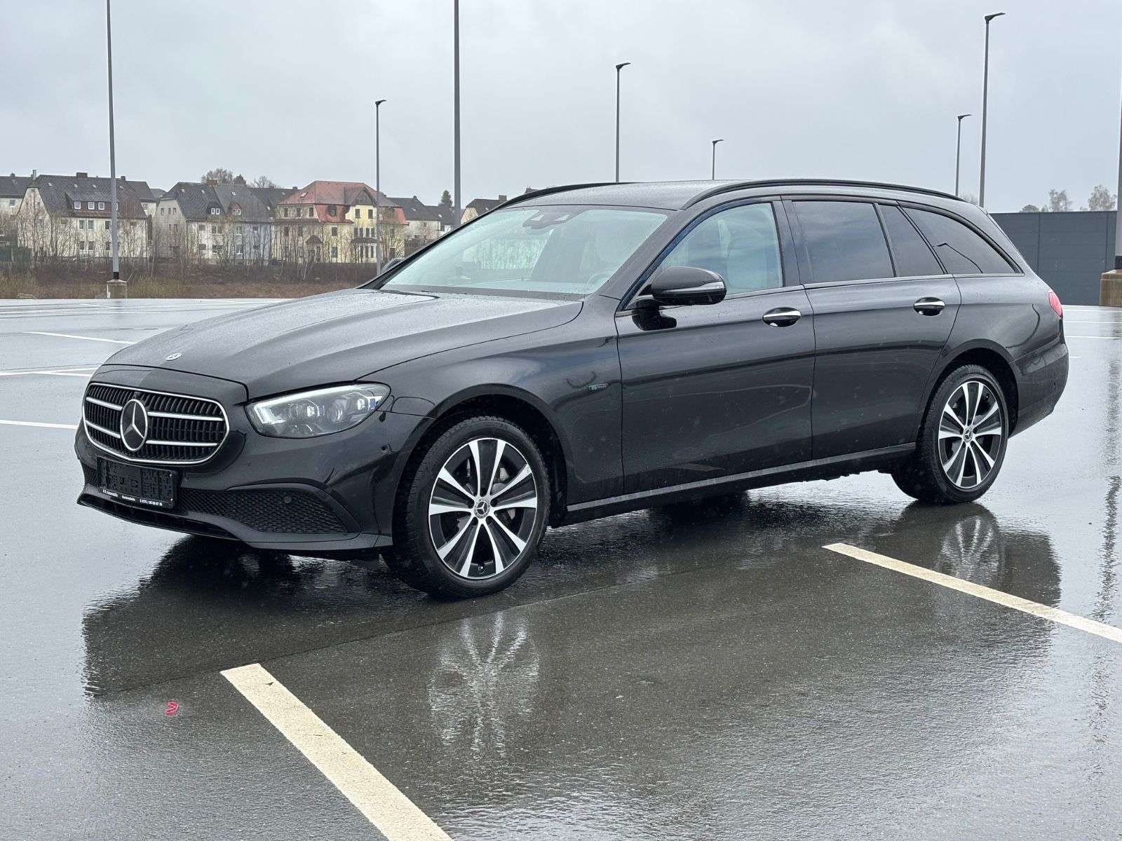 Second hand Mercedes Benz E-Class 300