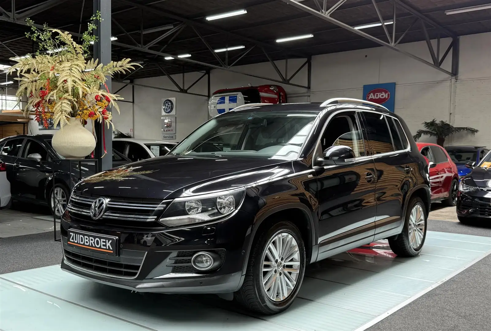 Volkswagen Tiguan 1.4 TSI 122PK Cup Clima Stuurbediening Zwart - 1