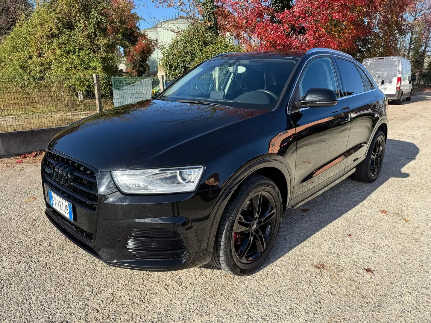 Audi Q3 Q3 2.0 TDI 150 CV quattro S tronic Sport Zwart - 1
