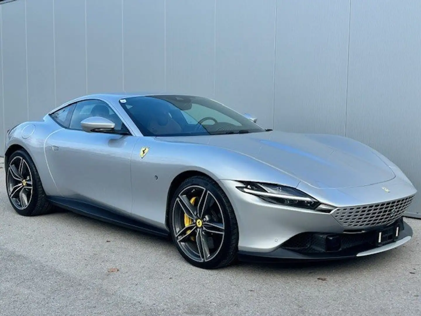 Ferrari Roma Silber - 2