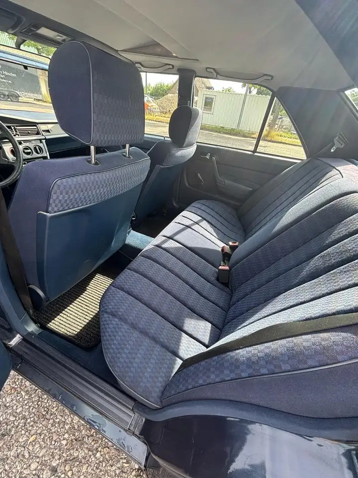 Mercedes-Benz 190 E 2,0, foto 7
