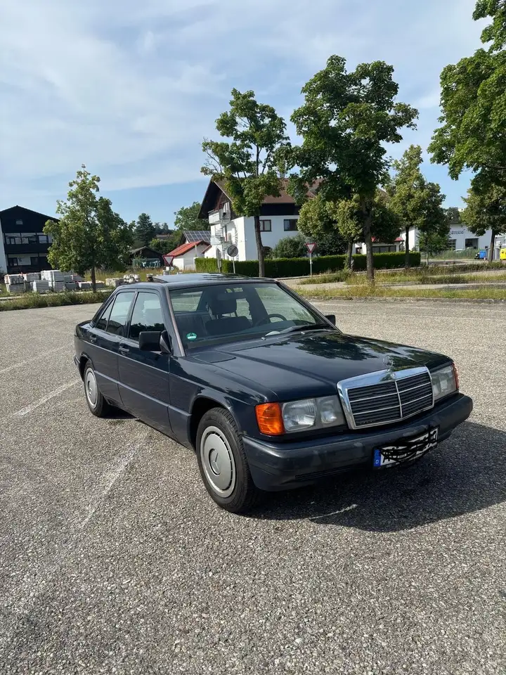 Mercedes-Benz 190 E 2,0, foto 2
