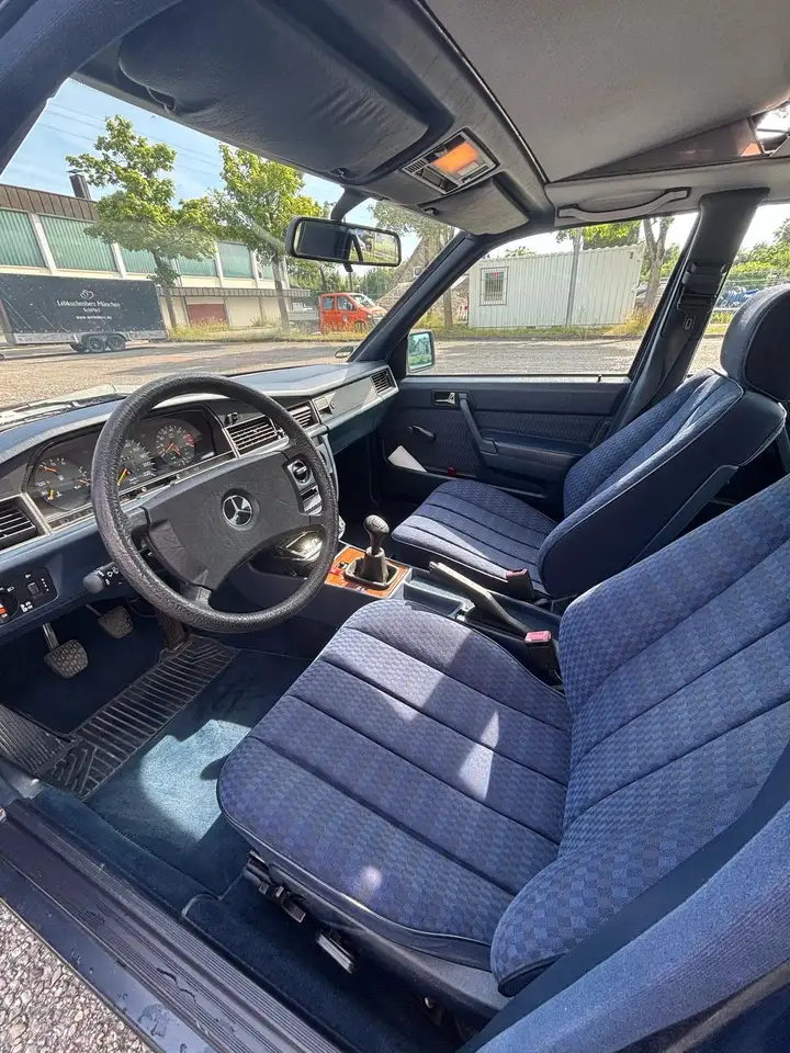 Mercedes-Benz 190 E 2,0, foto 6