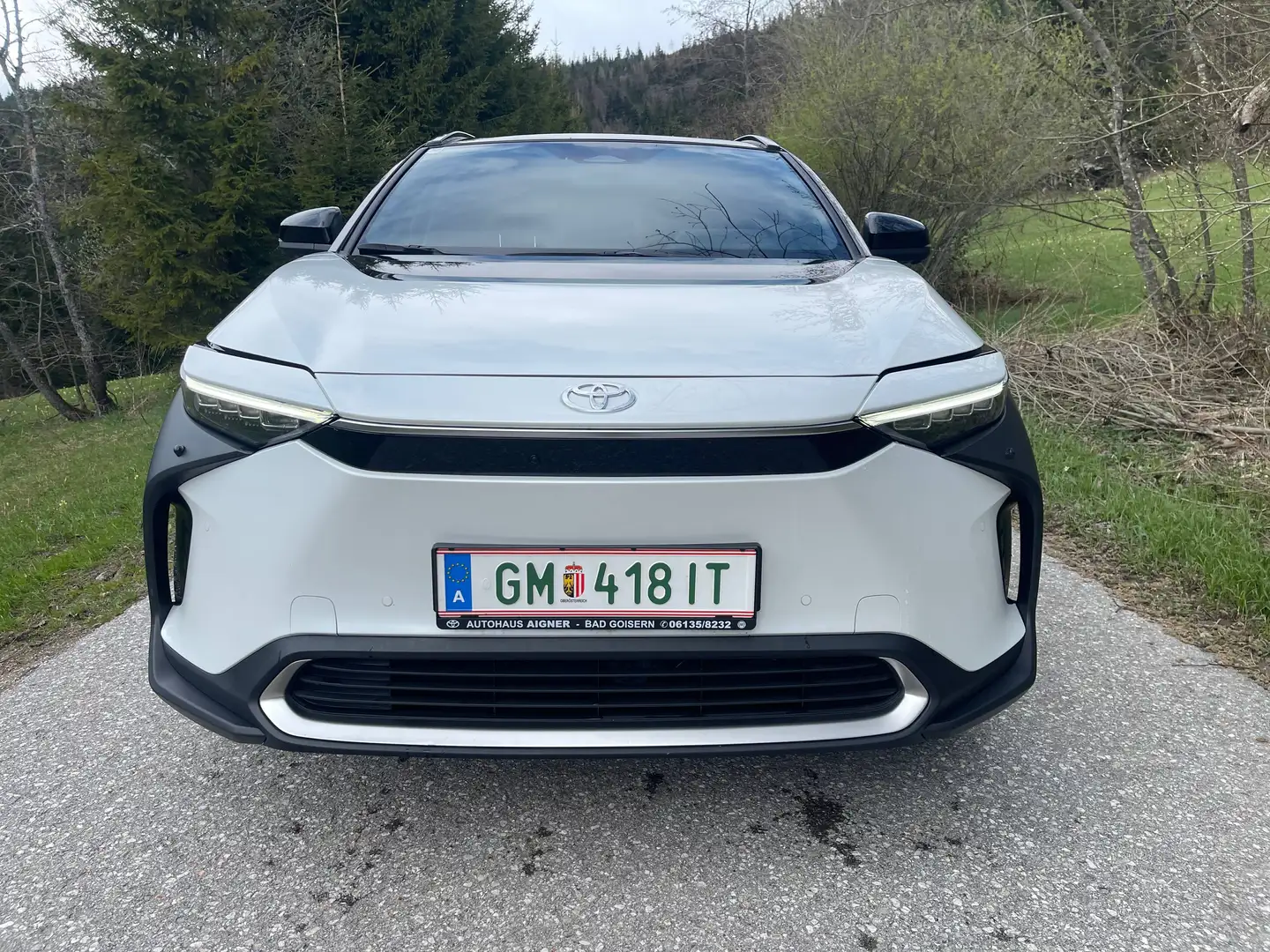 Toyota bZ4X BZ4X Allrad Elektro 71,4kWh Aut. Weiß - 1
