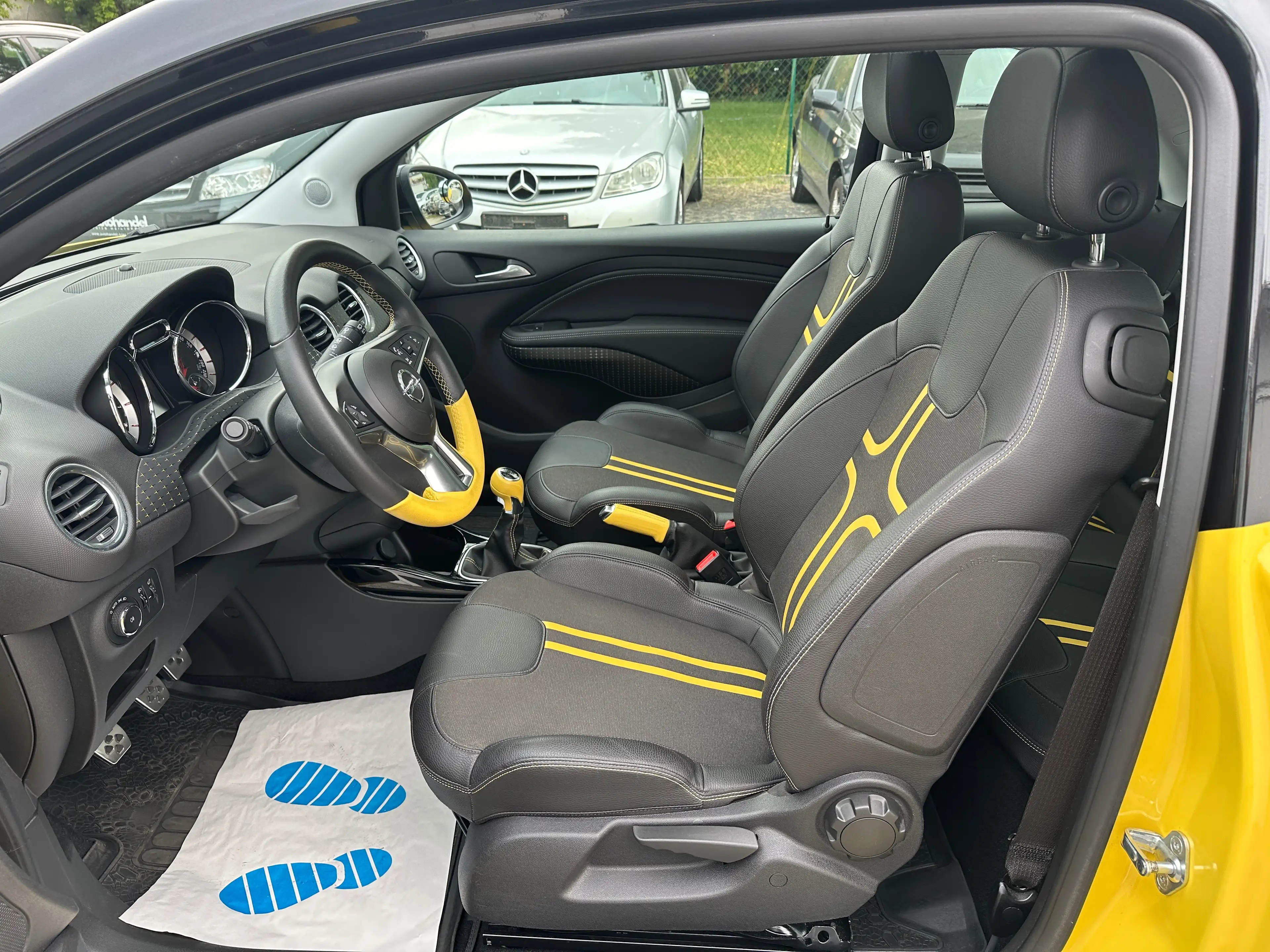 Opel Adam Slam - Benzin, 1.Hand, TÜV Neu, ScheckH, Panorama — photo 12