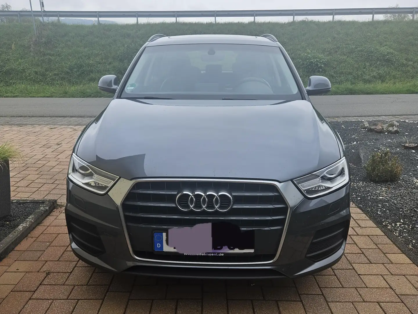 Audi Q3 Q3 1.4 TFSI Grau - 1