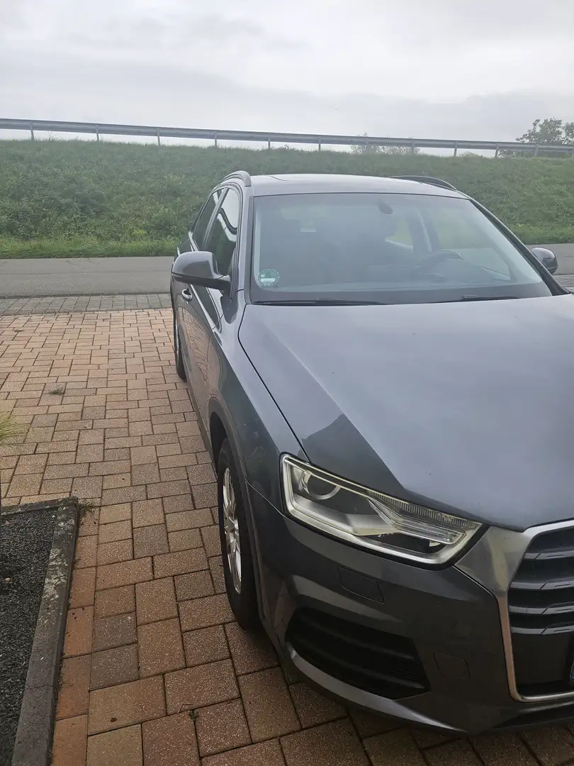 Audi Q3 Q3 1.4 TFSI Grau - 2
