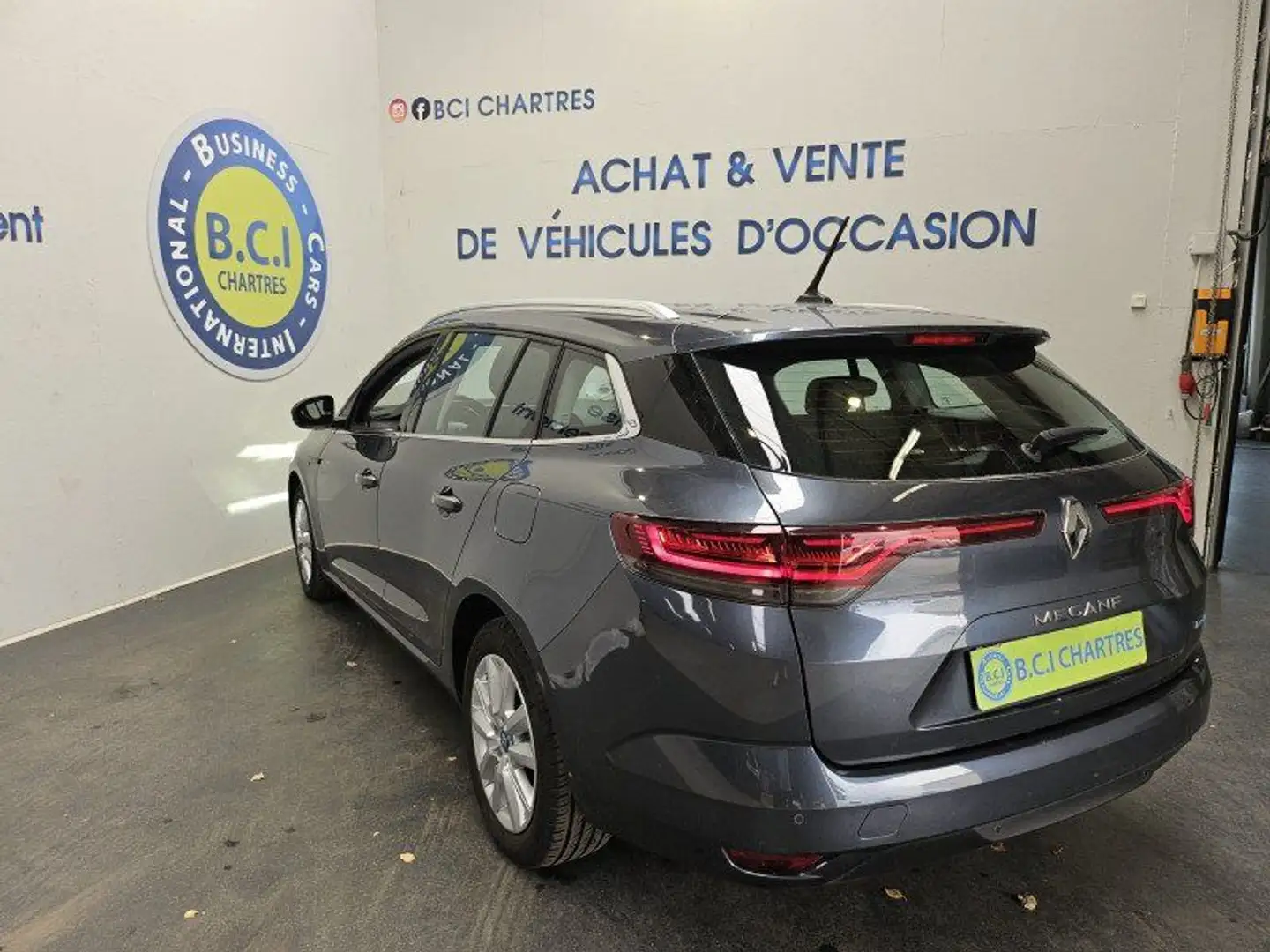 Renault Megane IV ESTATE 1.6 E-TECH PLUG-IN 160CH BUSINESS -21N Grau - 2