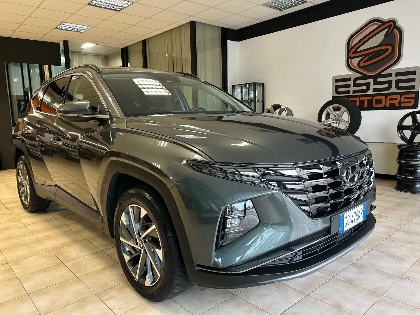 Hyundai TUCSON 1.6 crdi Sound 2wd 115cv Gris - 2