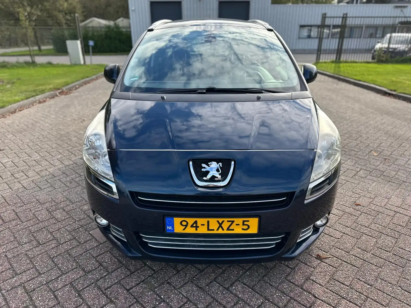 Peugeot 5008 1.6 THP GT 5p./AIRCO/CRUISE/NAVI/PANO/PARKEERSENS Blauw - 2