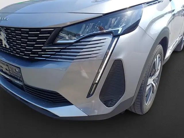 Peugeot 3008 view 9