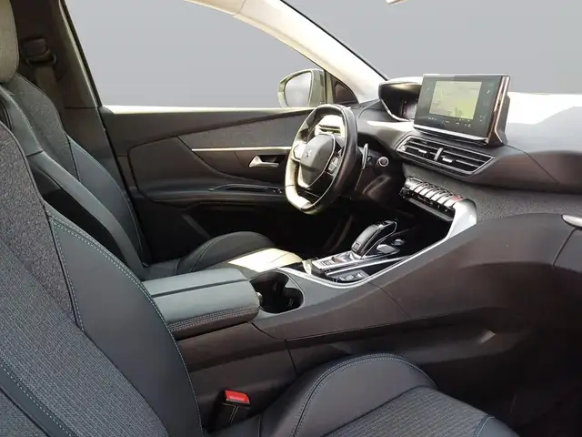 Peugeot 3008 view 11