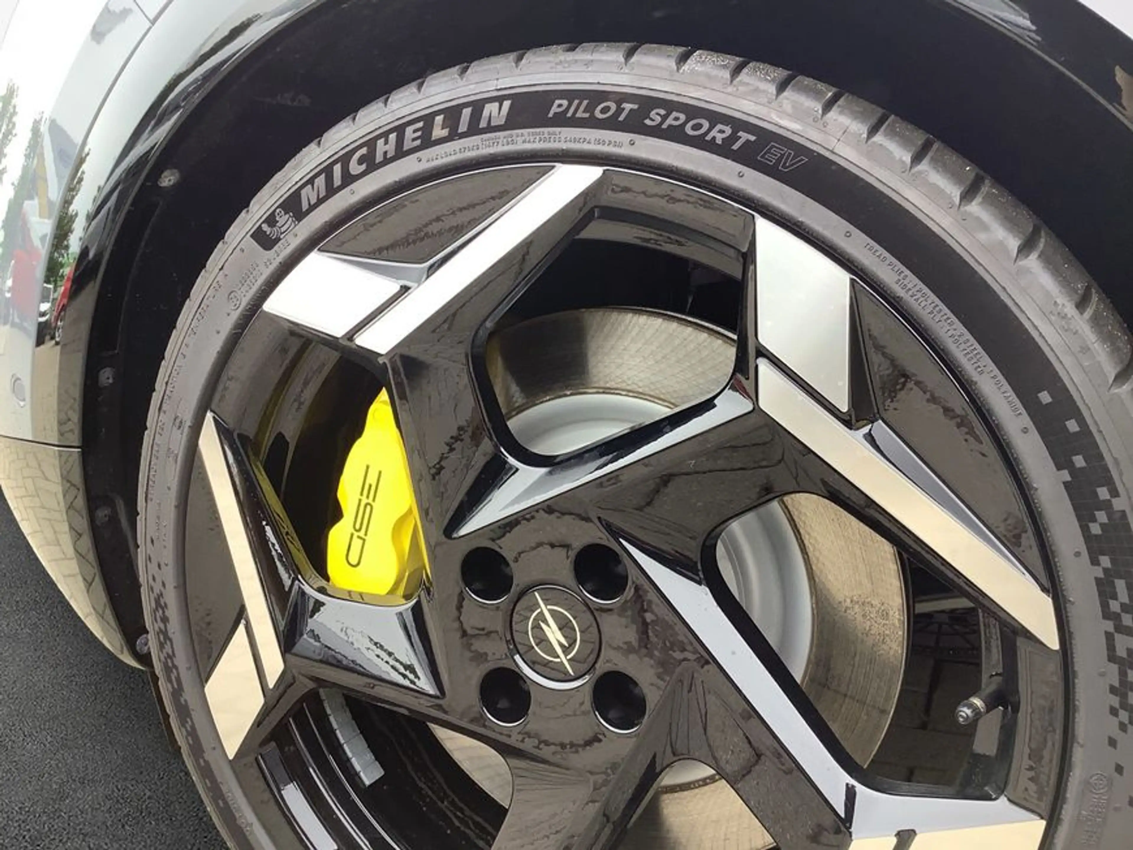 Opel Mokka-E GSE — photo 7