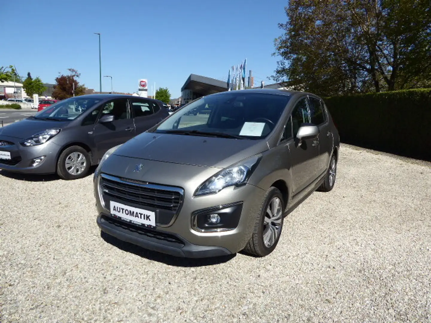 Peugeot 3008 1,6 BlueHDi 120 S&S Active EAT6 Grau - 1