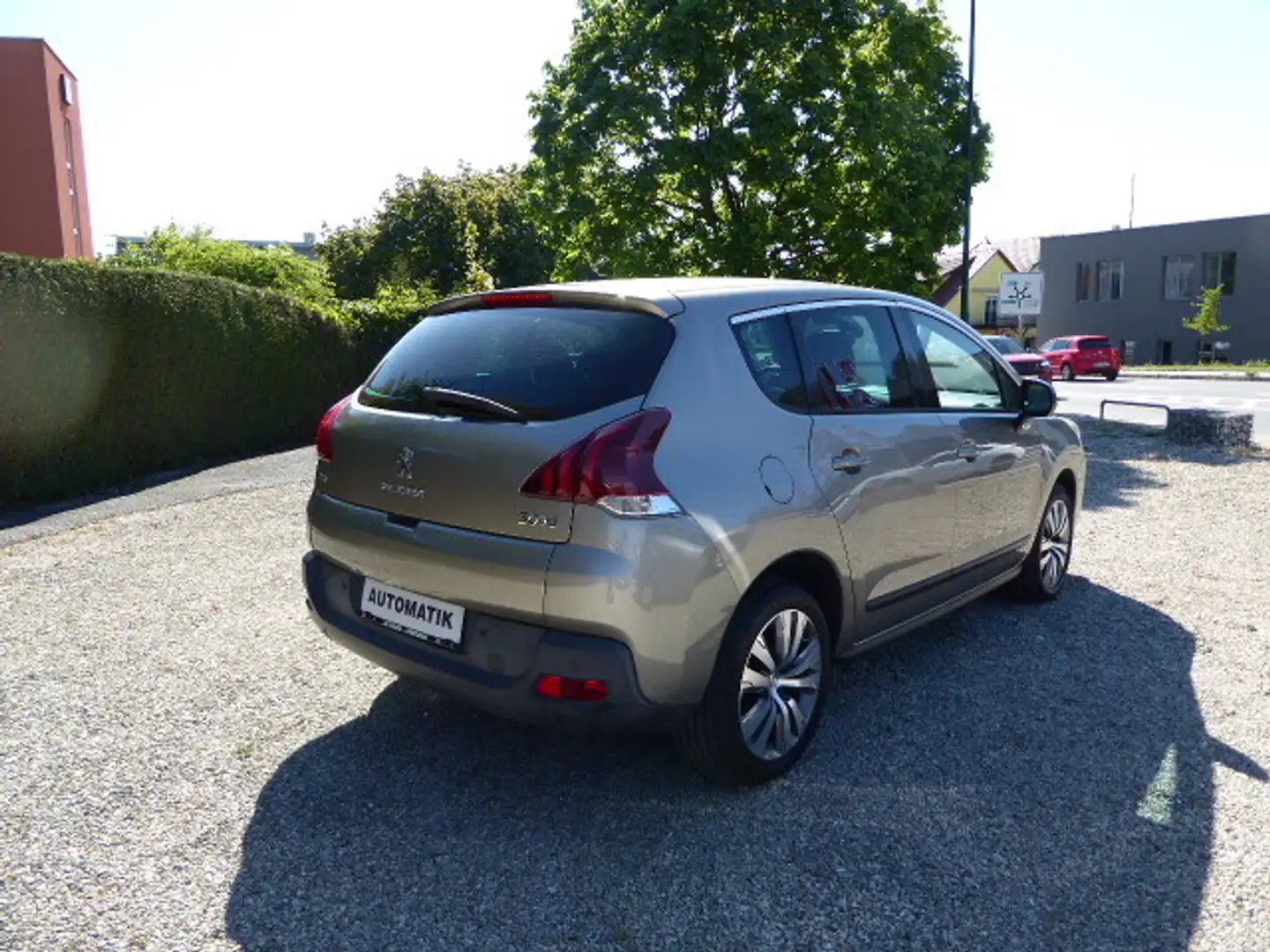 Peugeot 3008 1,6 BlueHDi 120 S&S Active EAT6 Grau - 2