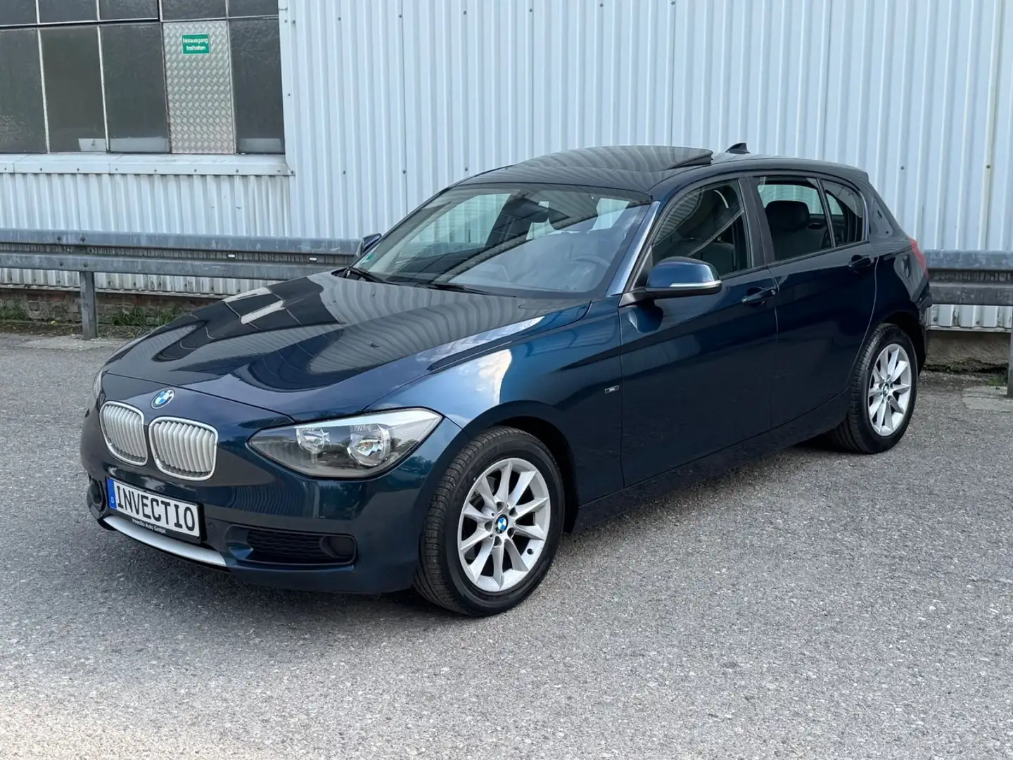 BMW 116 i*Lim.*Aut.*Urban Line*Navi*Schiebedach* Bleu - 1