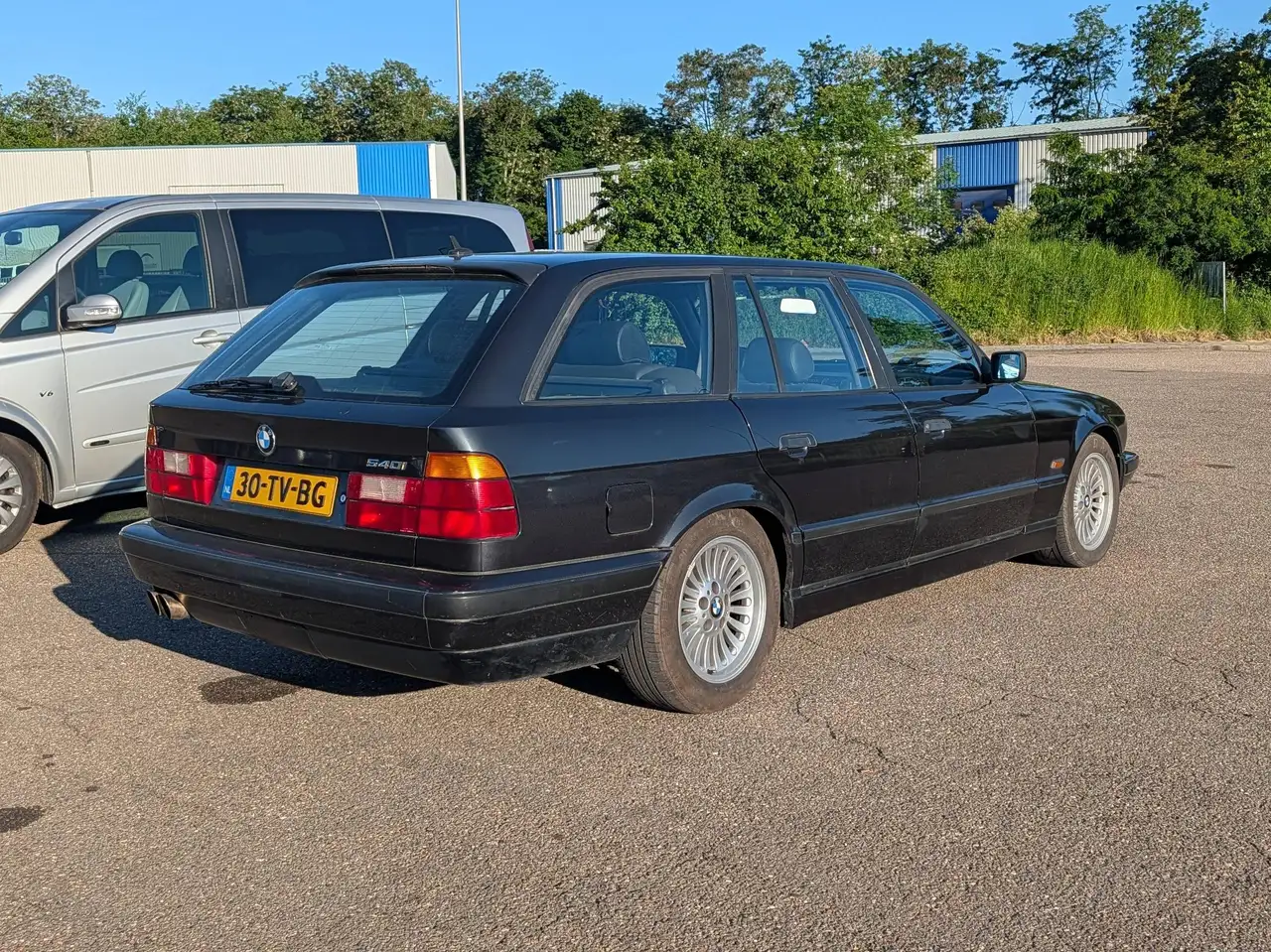 BMW 540ia, foto 2
