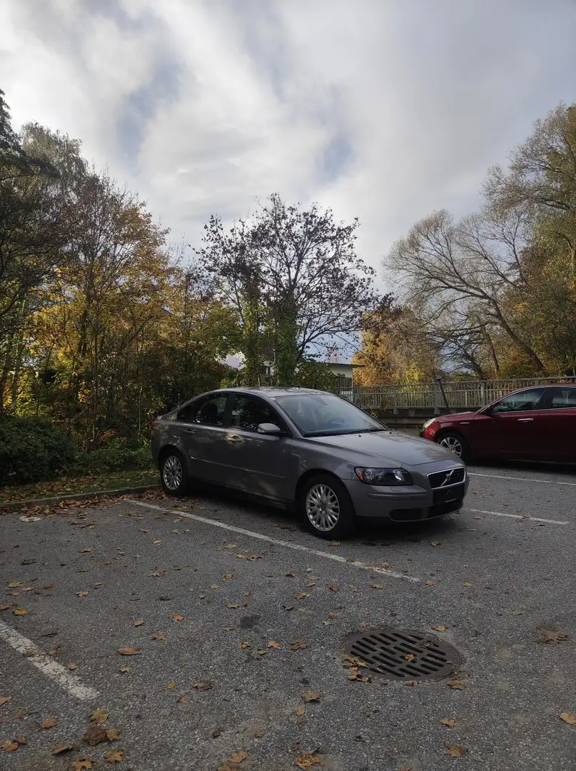 Volvo S40 2.0D Momentum - 1