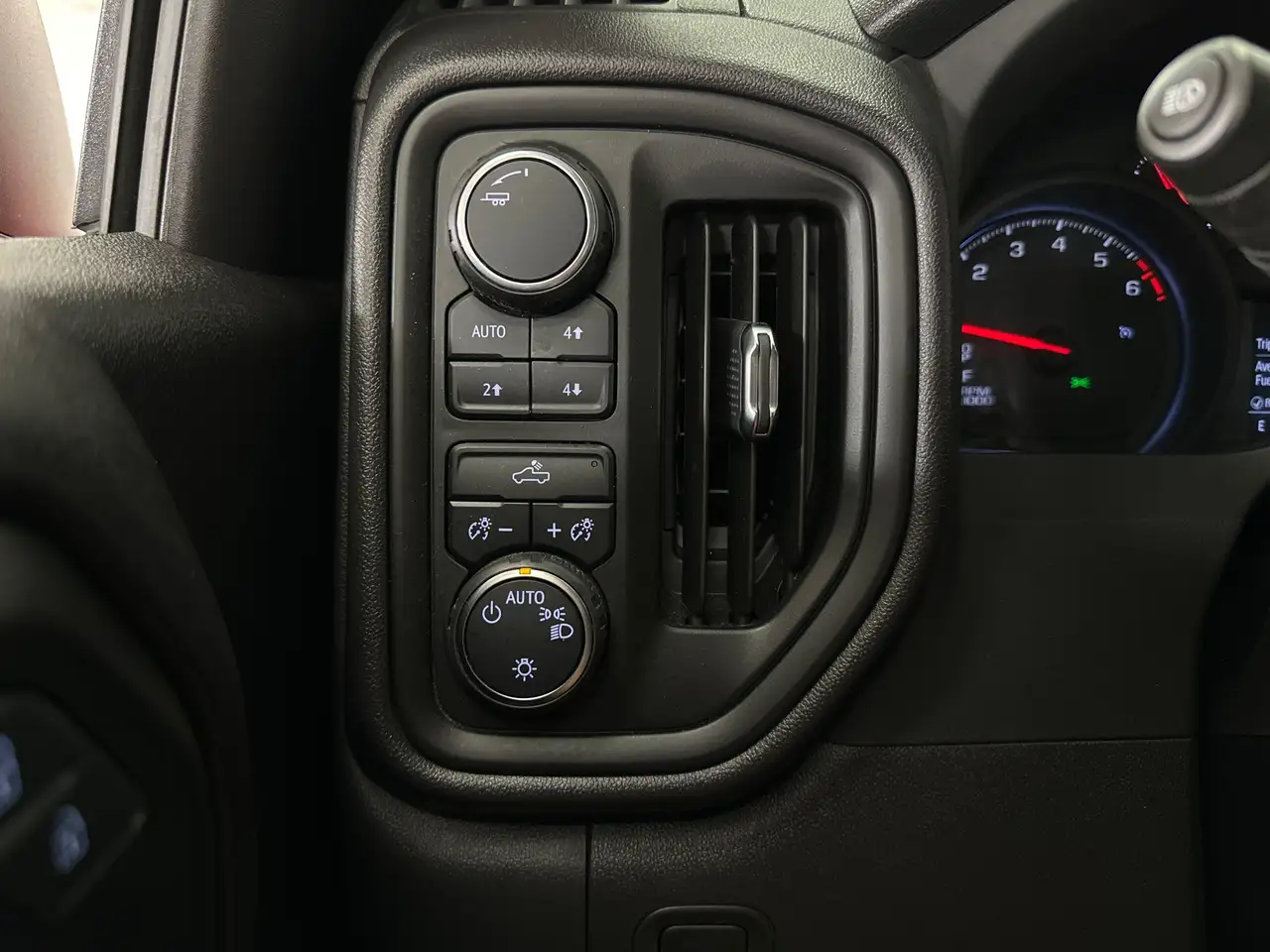 Chevrolet Silverado 1500 photo Chevrolet Silverado 1500