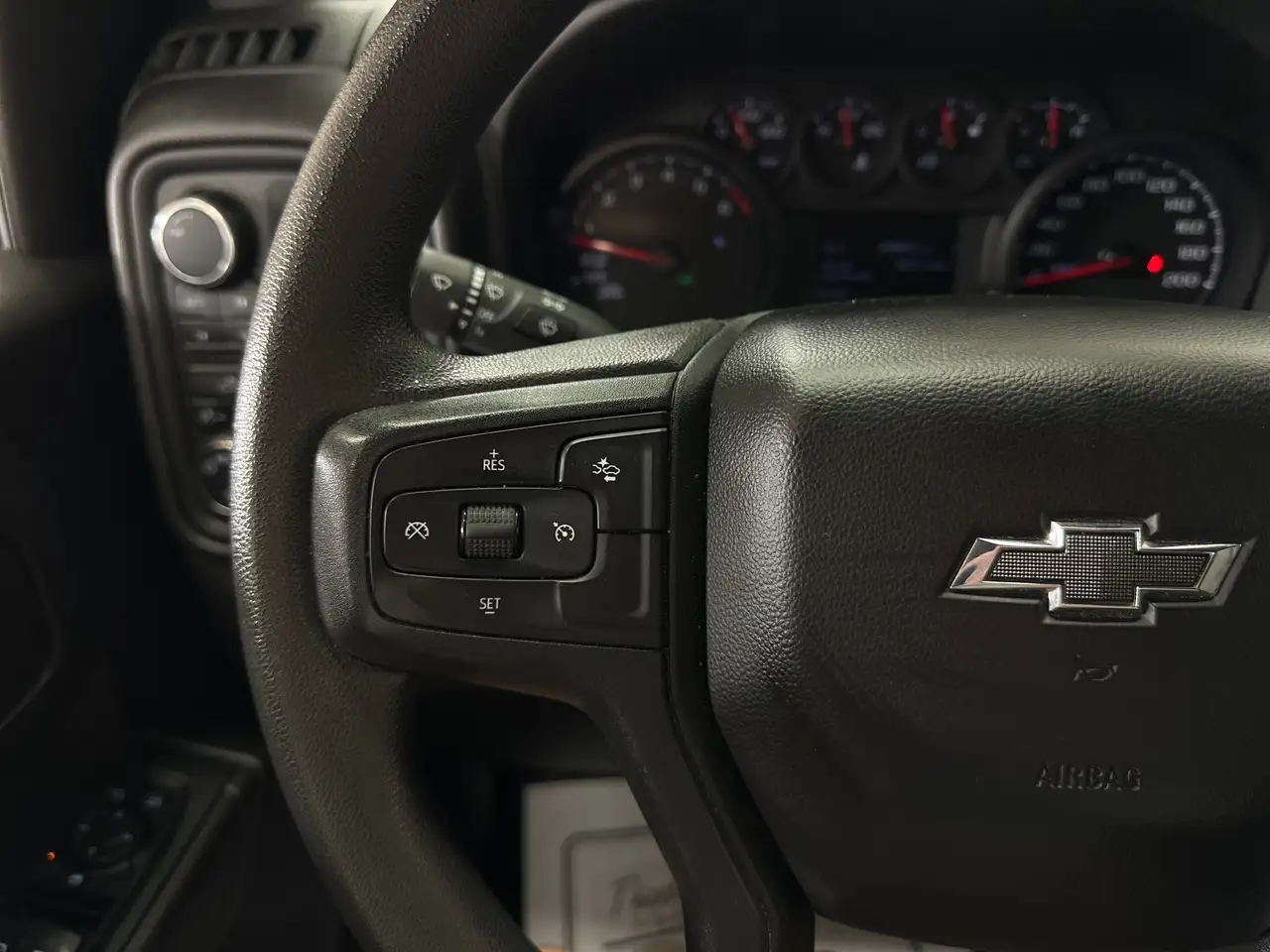Chevrolet Silverado 1500 photo Chevrolet Silverado 1500