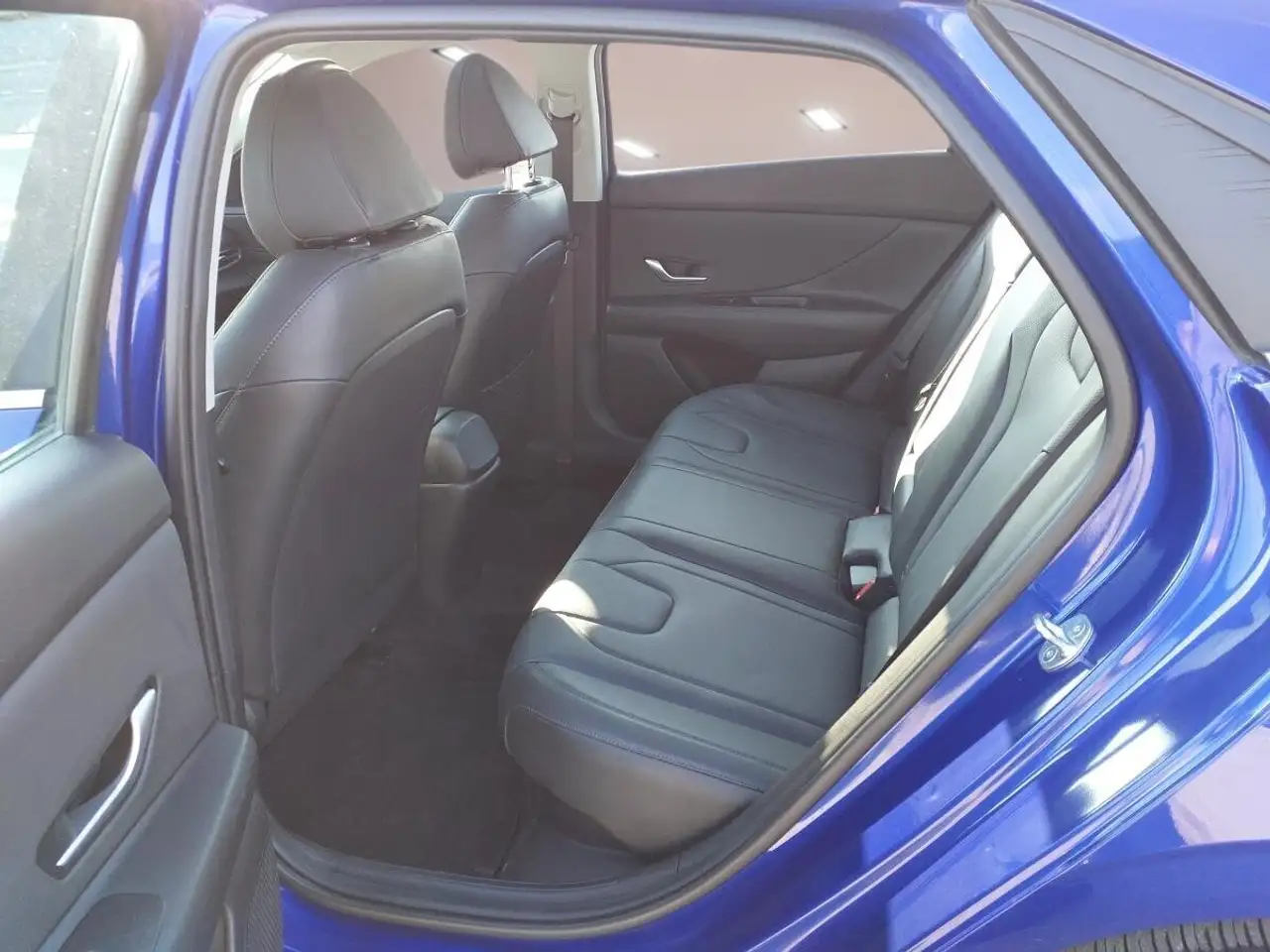 Hyundai ELANTRA снимка Hyundai ELANTRA