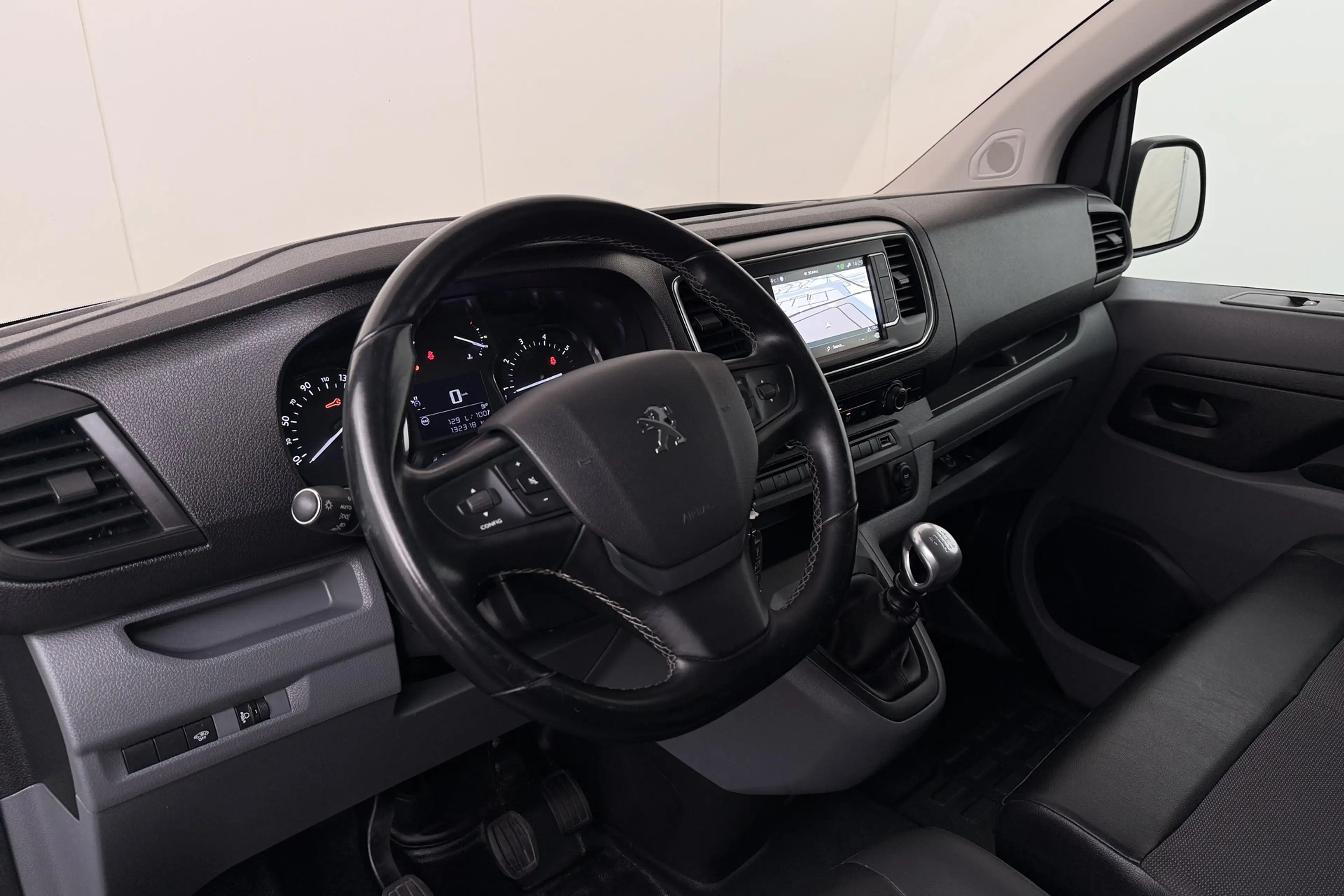 Peugeot Expert 2.0 Asphalt 3-Pers Nieuwe-Motor/Trekhaak Camera Ha — photo 8