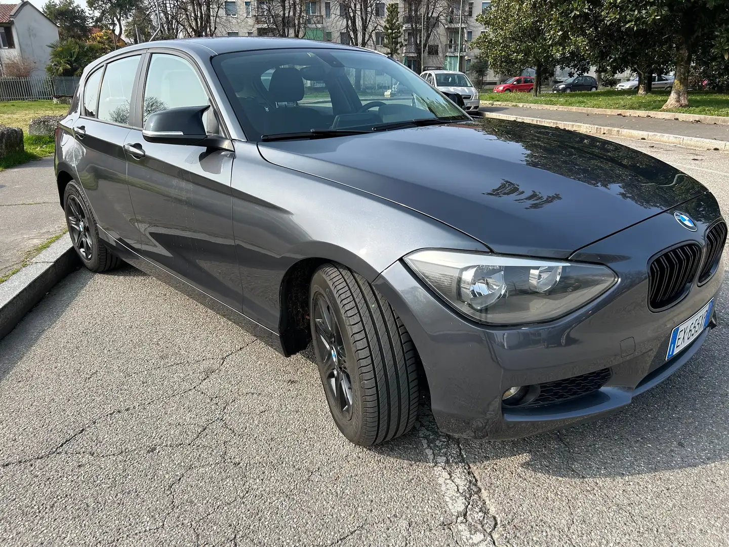BMW 114 114d 5p Business ideale per neopatentati Grey - 1