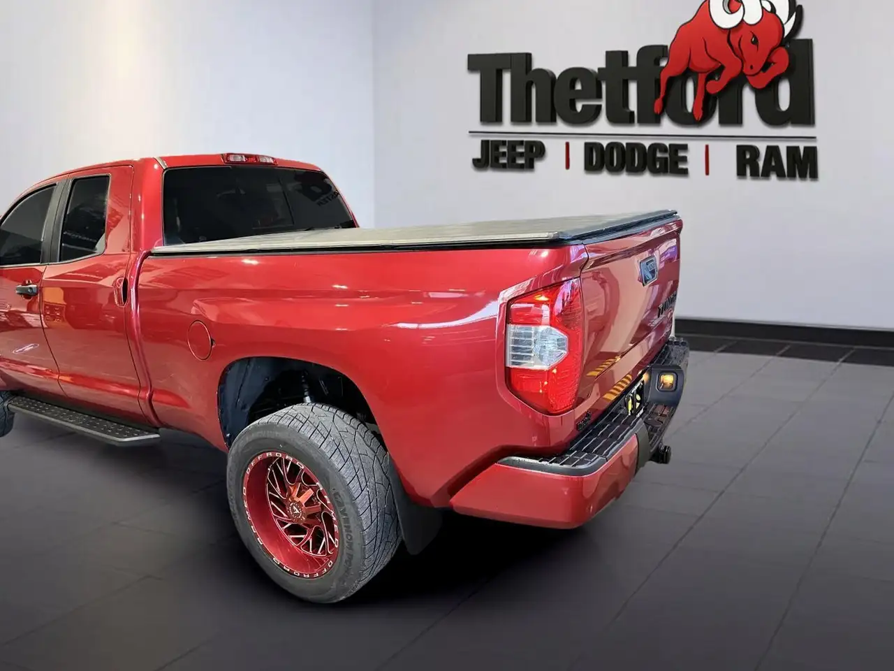 Toyota Tundra снимка Toyota Tundra