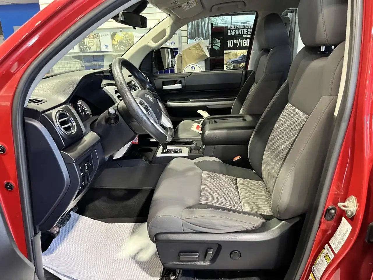 Toyota Tundra снимка Toyota Tundra