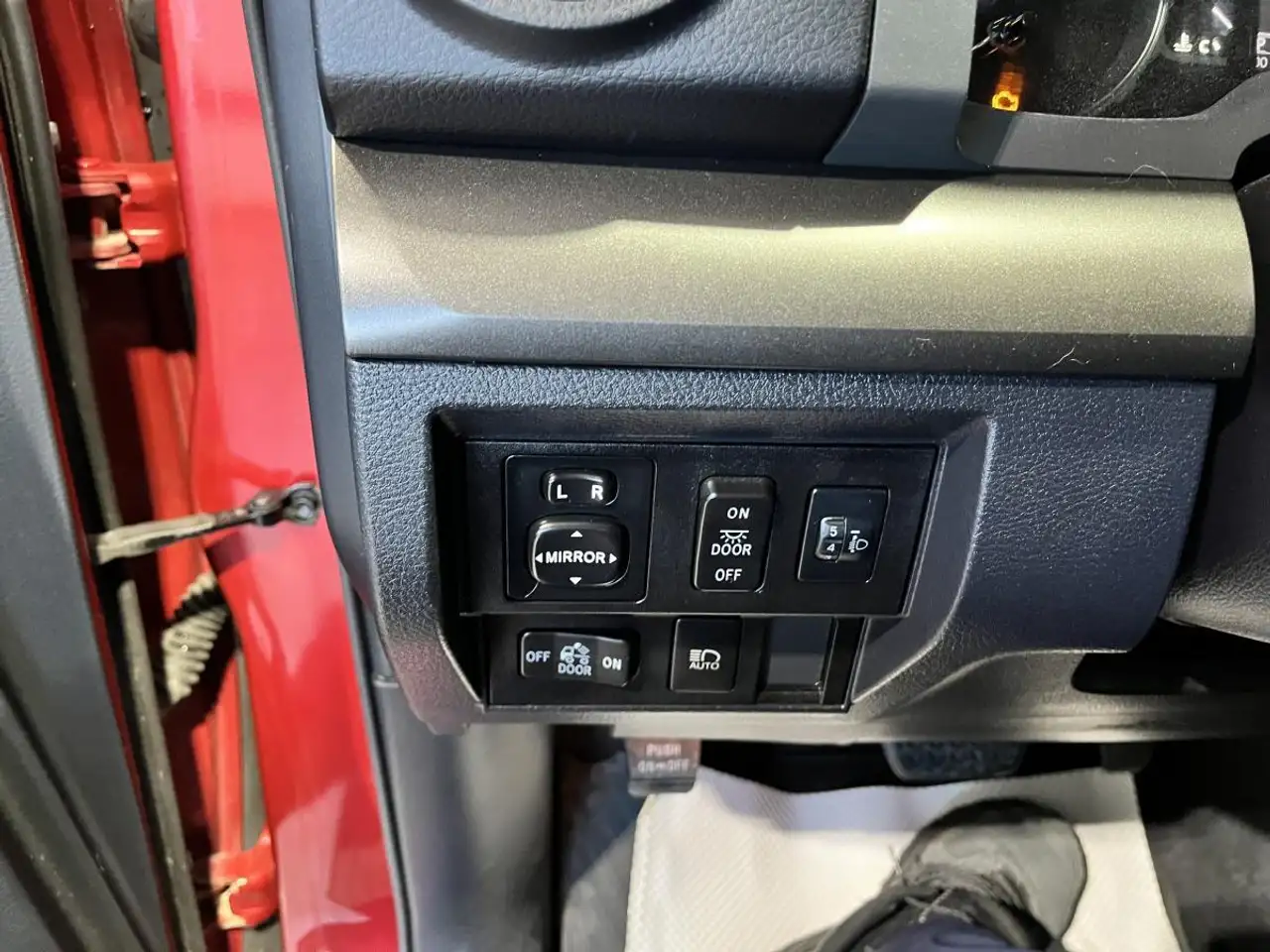 Toyota Tundra снимка Toyota Tundra