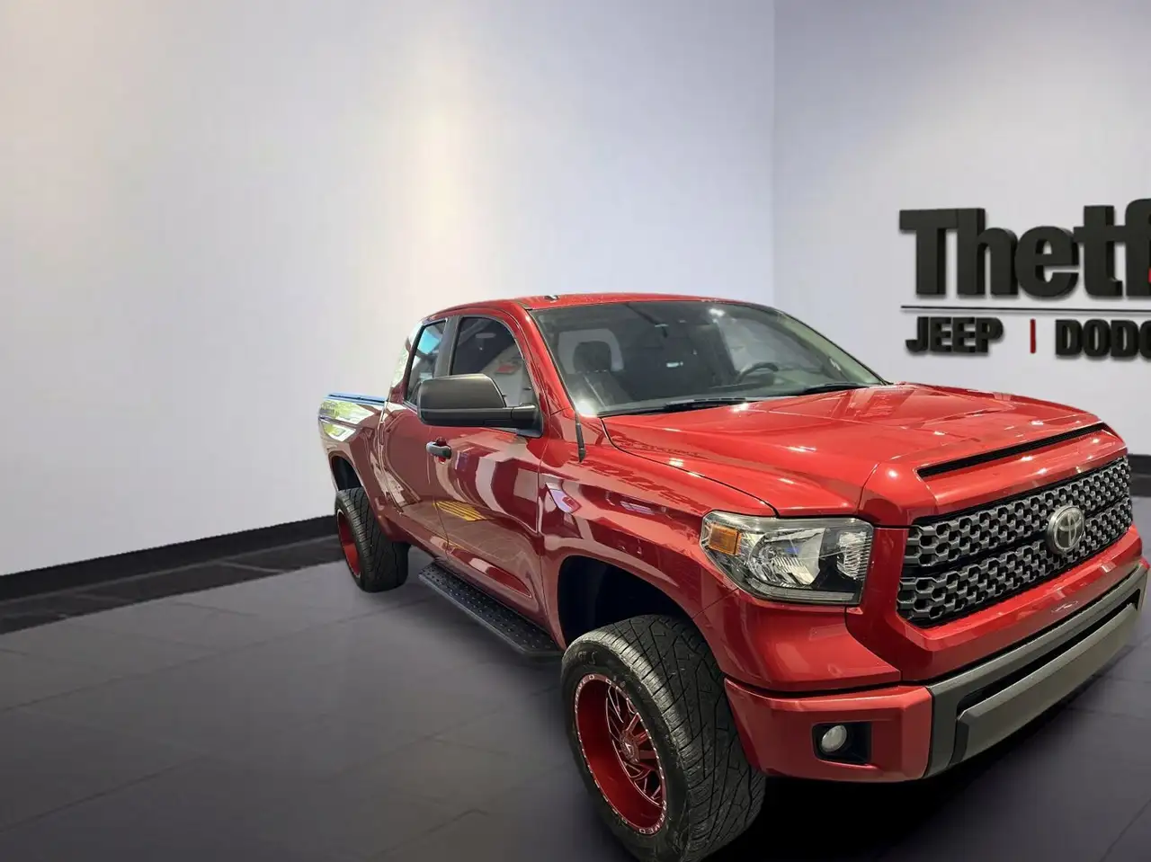 Toyota Tundra снимка Toyota Tundra