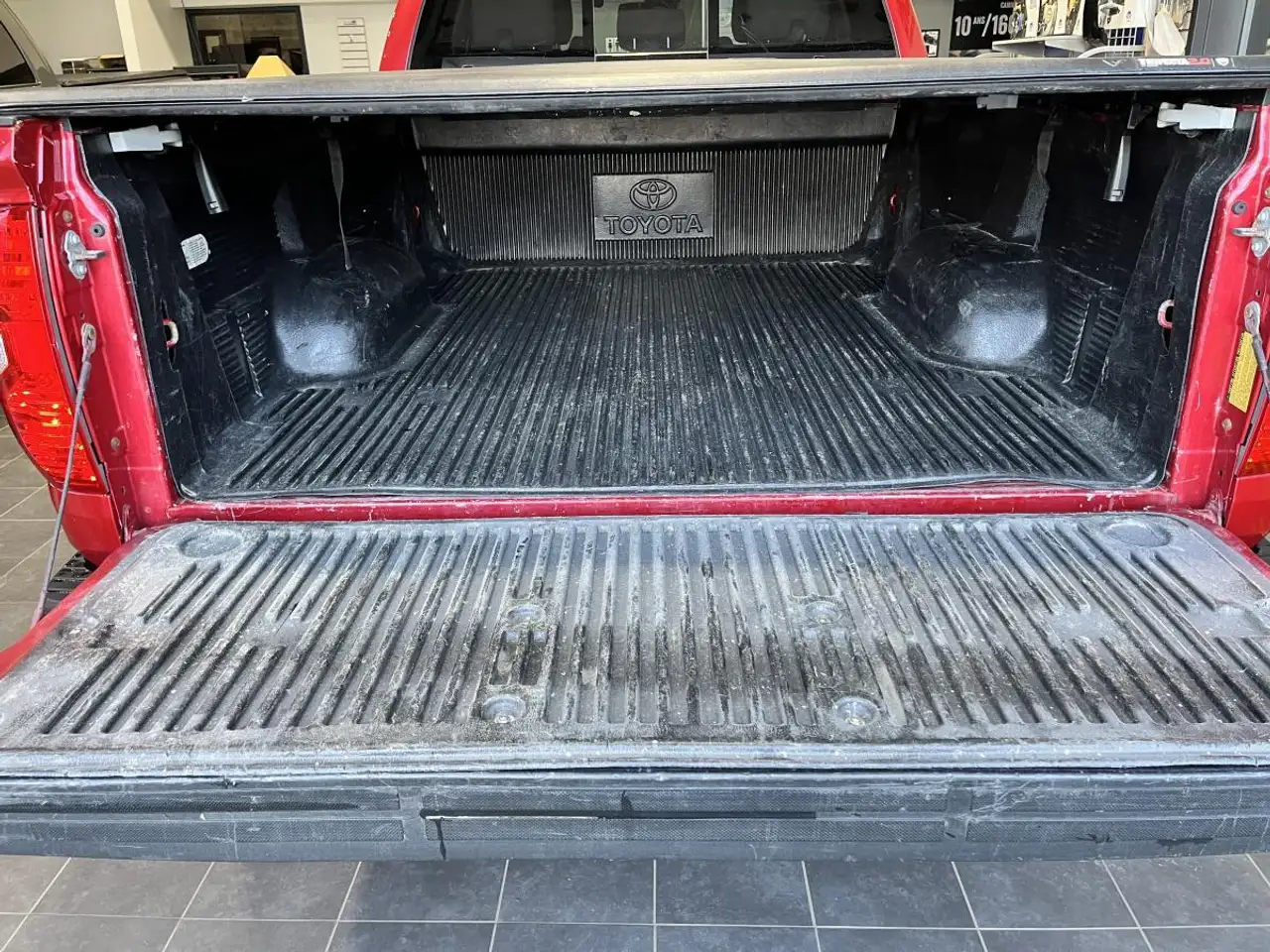 Toyota Tundra снимка Toyota Tundra