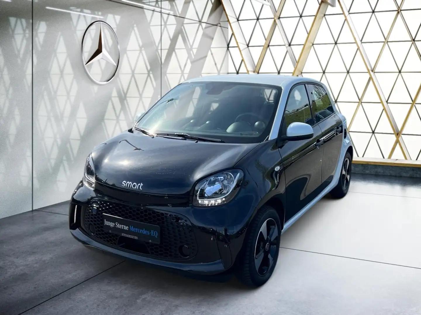 smart forFour EQ  Sitzheizung*Tempomat*LED-Tagfahrlicht Schwarz - 1