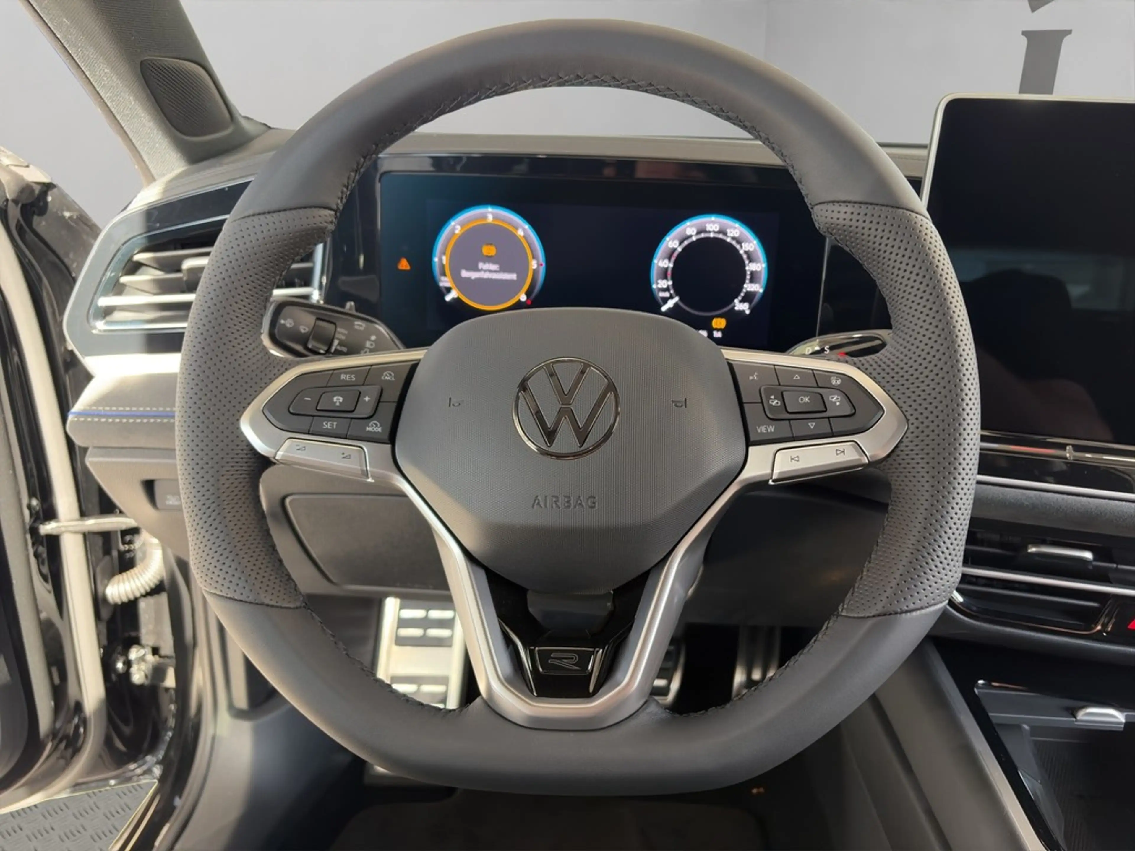 Volkswagen Passat R-Line 2,0 l TDI SCR 110 kW (150 PS) DSG — photo 11