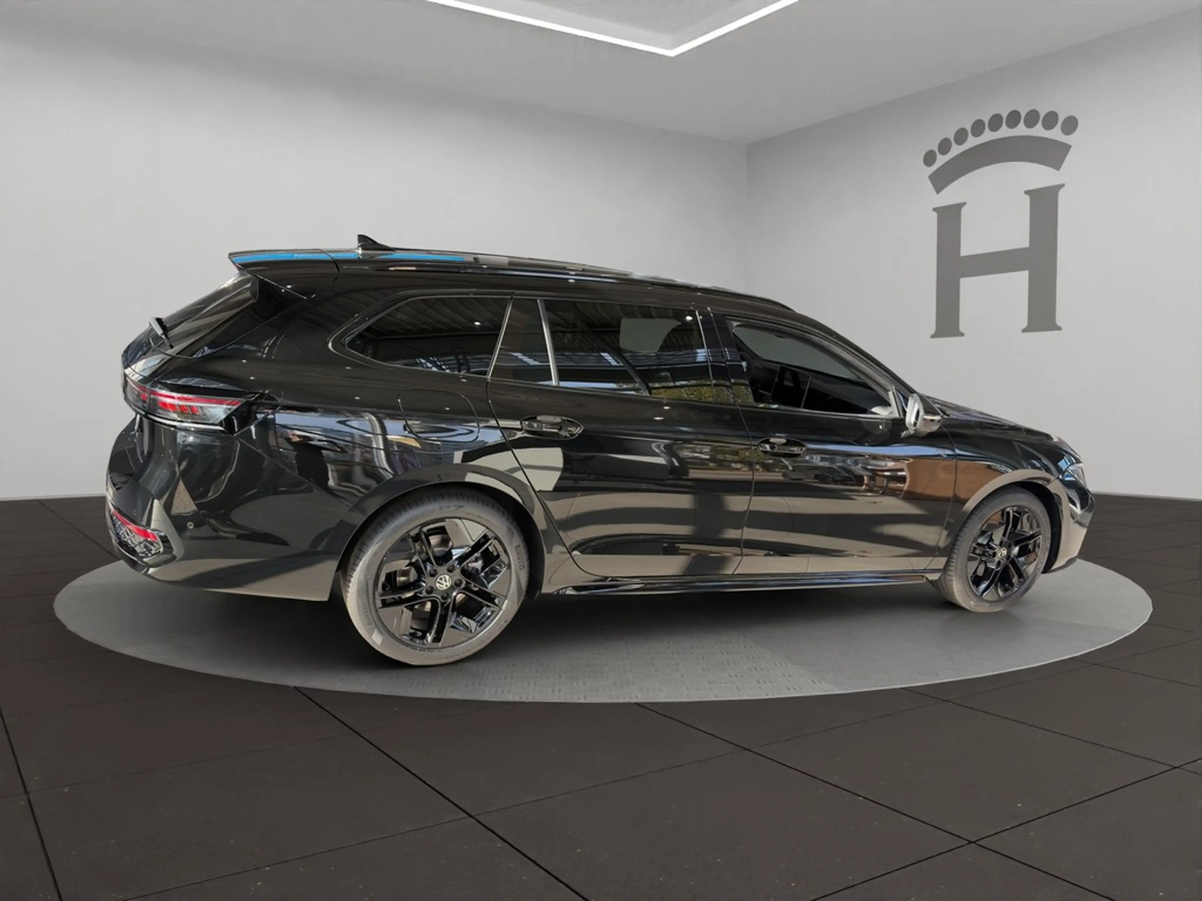 Volkswagen Passat R-Line 2,0 l TDI SCR 110 kW (150 PS) DSG — photo 6