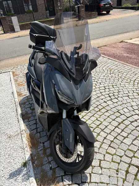 Yamaha XMAX 300