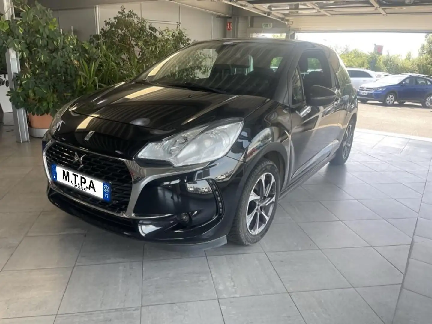 DS Automobiles DS 3 BlueHDi 100ch So Chic S\u0026S Noir - 1