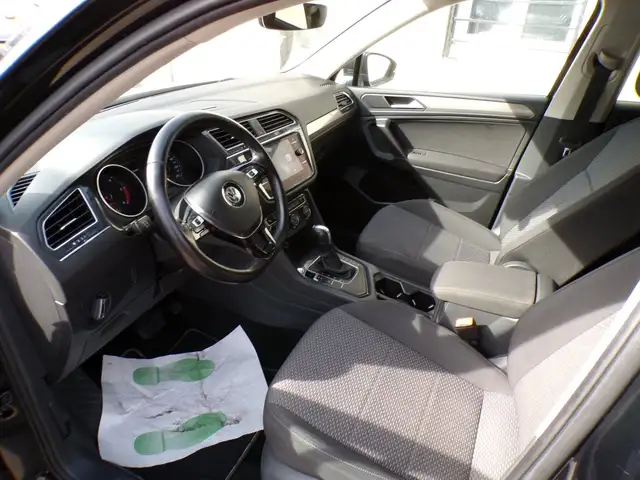 Volkswagen Tiguan view 11